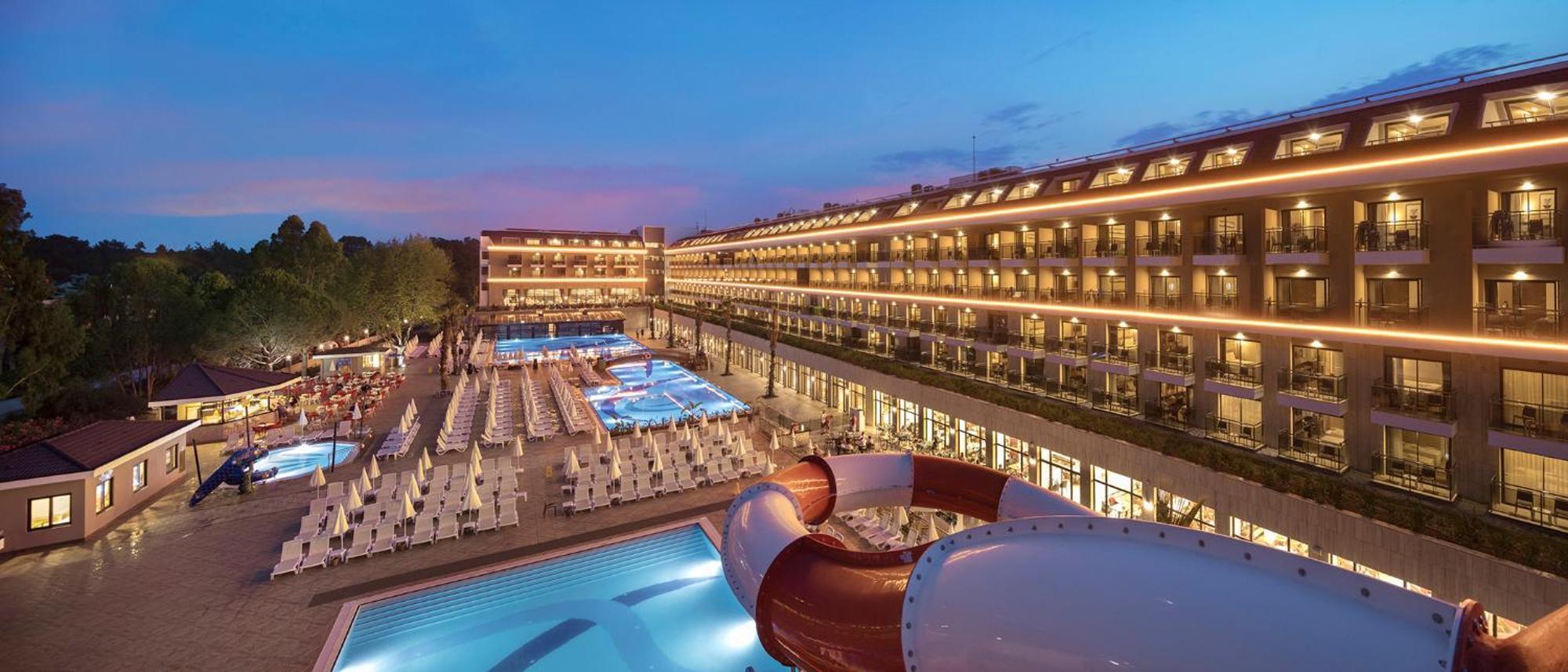 Aydinbey Queen'S Palace & Spa 贝莱克 外观 照片